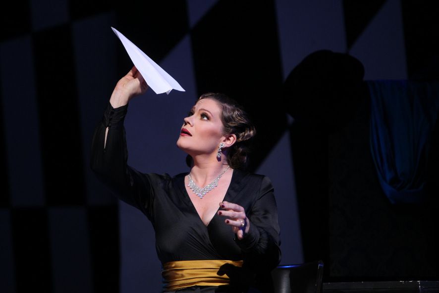 Theater Osnabrück / Die Zirkusprinzessin - hier Susann Vent-Wunderlich ist die Zirkusprinzessin © Jörg Landsberg Theater Osnabrück / Die Zirkusprinzessin - hier Susann Vent-Wunderlich ist die Zirkusprinzessin © Jörg Landsberg