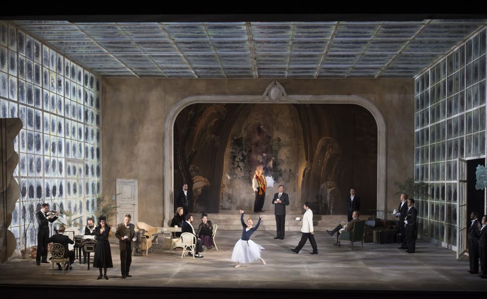 Oper Frankfurt /Capriccio - hier Ensemble © Monika Rittershaus