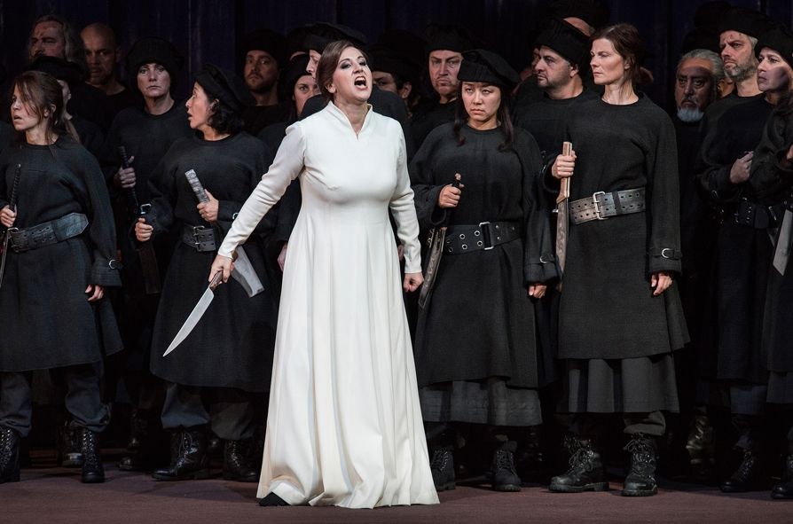 Aalto Theater Essen / Norma - Katia Pellegrino als Norma © Matthias Jung