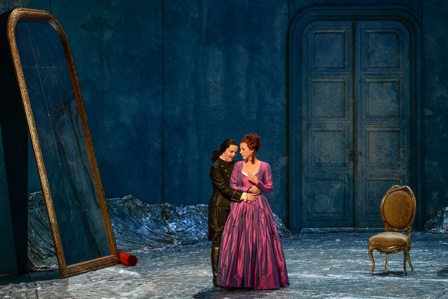 Nationaltheater Mannheim / Der Rosenkavalier - hier vl Maria Markina als Octavian und Astrid Kessler als Marschallin © Hans Jörg Michel
