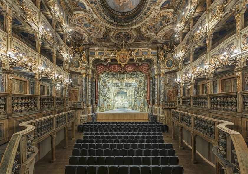 Markgräfliches Opernhaus Bayreuth / nach der Restaurierung, Blick zur Bühne mit neu rekonstruiertem Bühnenbild - Foto: Achim Bunz © Bayerische Schlösserverwaltung