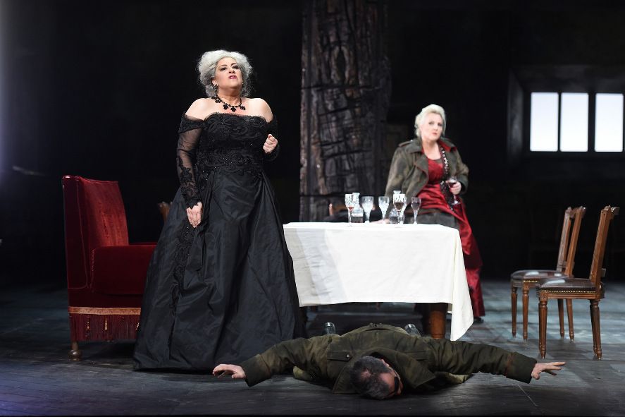 Deutsche Oper am Rhein / Die Walküre- hier Renée Morloc als Fricka, Simon Neal als Wotan, Linda Watson als Brünnhilde © Hans Joerg Michel - www.foto-drama.de