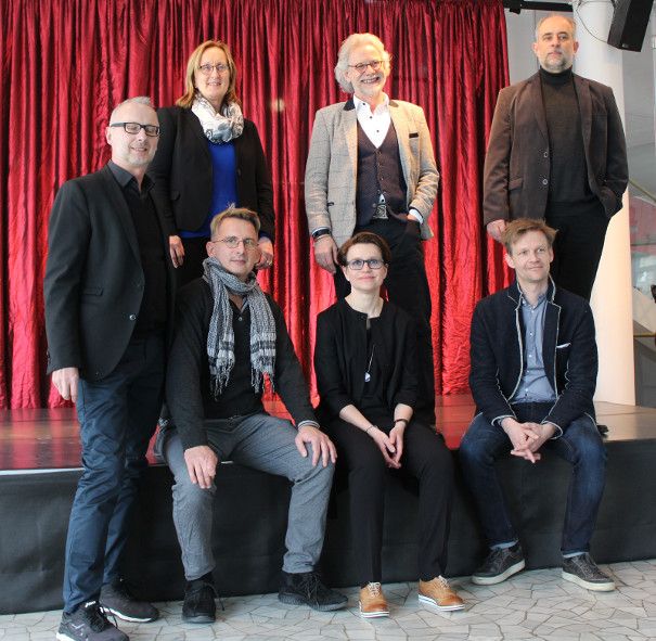 Theater Münster / Das Leitungsteam - stehend v. l. Frank Behnke, Rita Feldmann, Intendant Dr. Ulrich Peters, Golo Berg, sitzend v. l. Hans Henning Paar, Susanne Ablaß, Frank Röpke © Hanns Butterhof