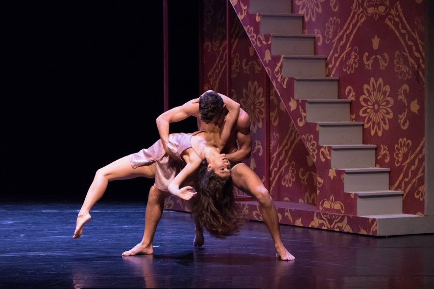 Theater Rudolstadt / Romeo und Julia - Joseph Caldo (Romeo), Konstantina Chatzistavrou (Julia) © András Dobi