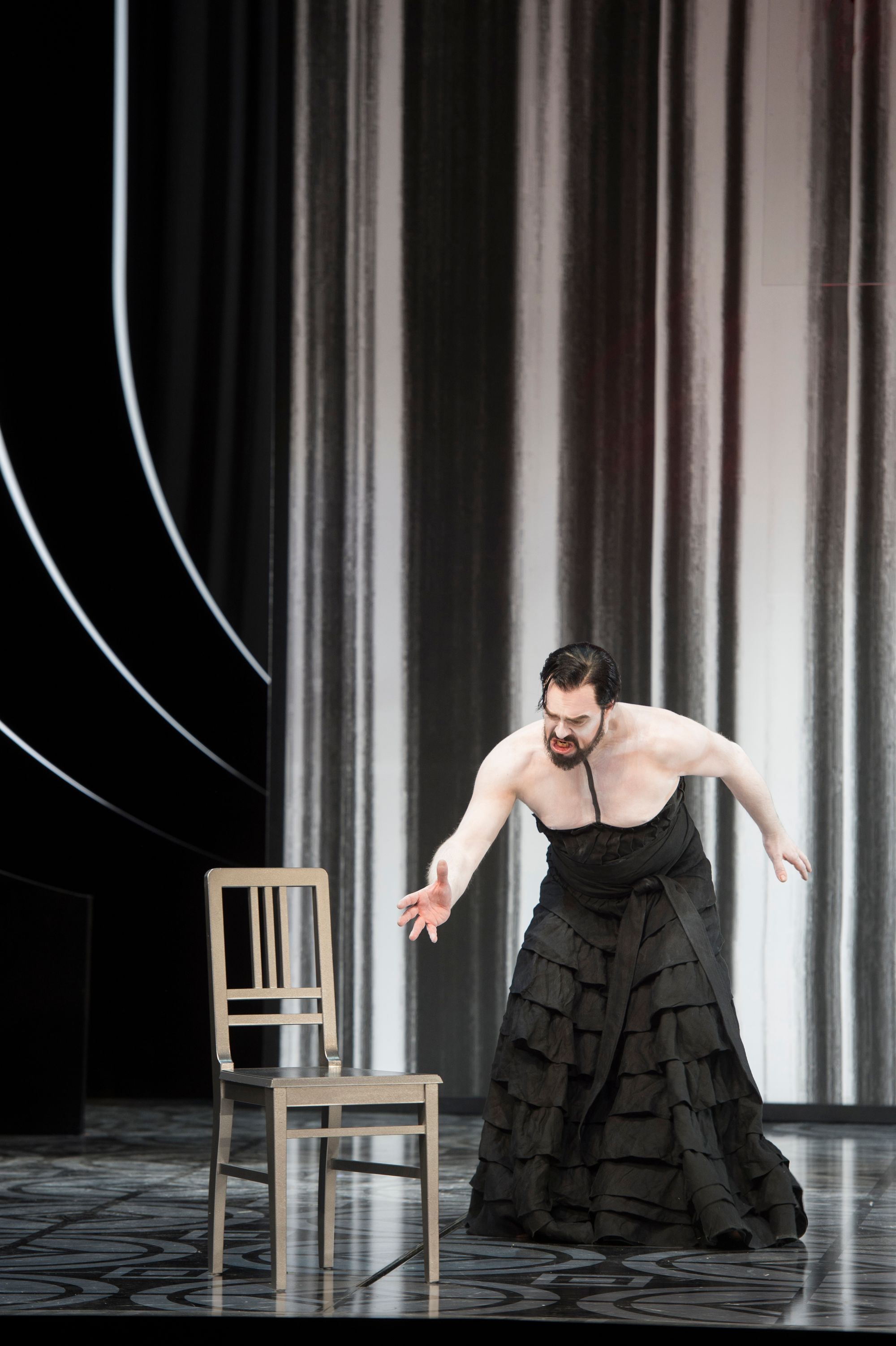 Staatsoper Unter den Linden / Salome - hier Thomas J. Mayer als Jochanaan © Monika Rittershaus