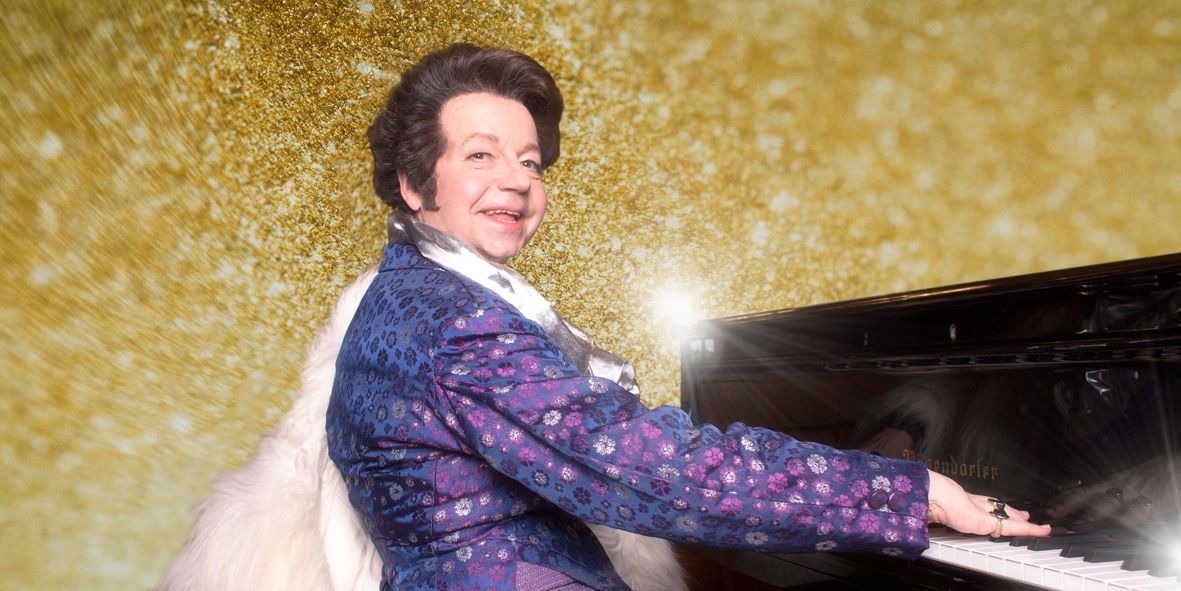 Theater und Philharmonie Thüringen / Liberace – Peter Werner-Ranke als Liberace © Ronny Ristok