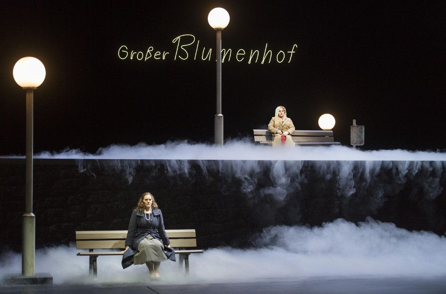 Aalto Theater Essen / Hans Heiling - hier : v.o. Rebecca Teem, Königin der Erdgeister und Jessica Muirhed als Anna © Thilo Beu