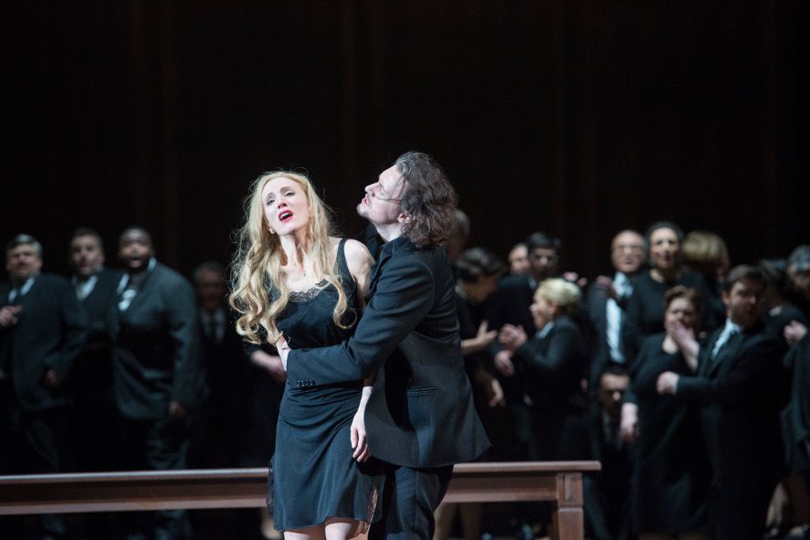 Deutsche Oper Berlin / Das Wunder der Heliane - hier : Sara Jakubiak als Heliane, Josef Wagner als König / Herrscher © Monika Rittershaus