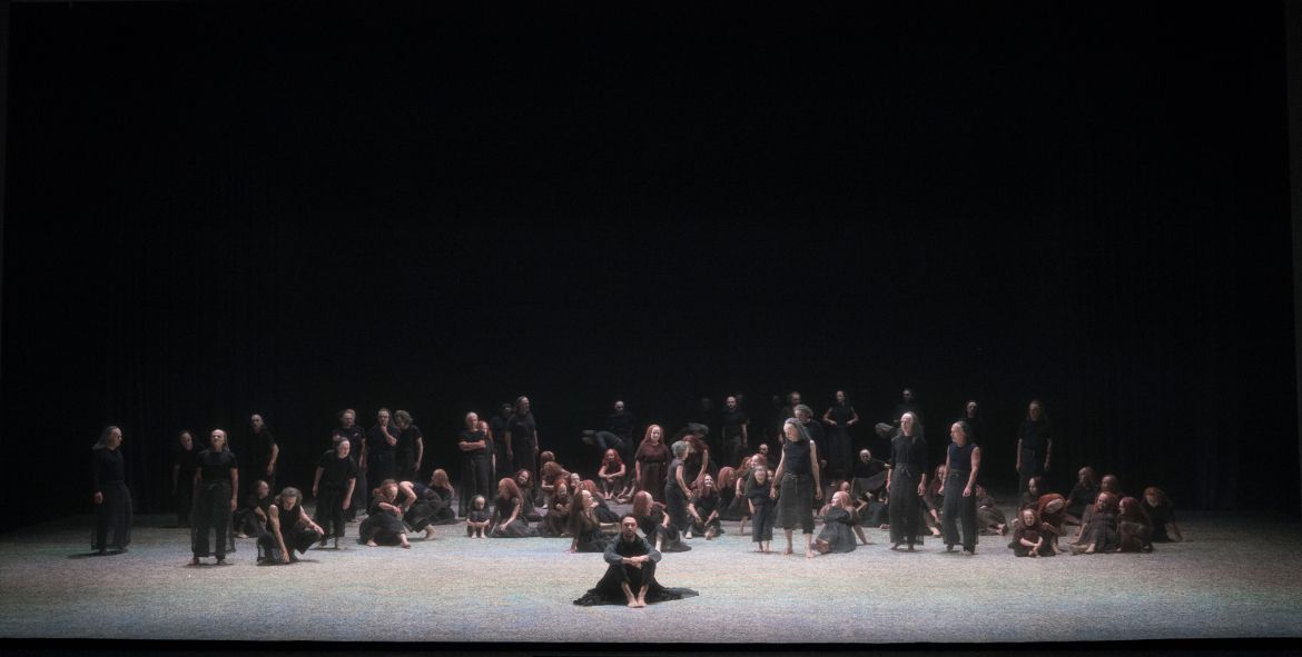 Staatsoper Unter den Linden Berlin / Die Perlenfischer - hier : Gyula Orendt als Zurga und Chor © Donata Wenders