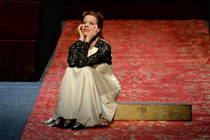 Nationaltheater Mannheim / Tannhäuser - hier : Astrid Kessler als Elisabeth © Hans Joerg Michel