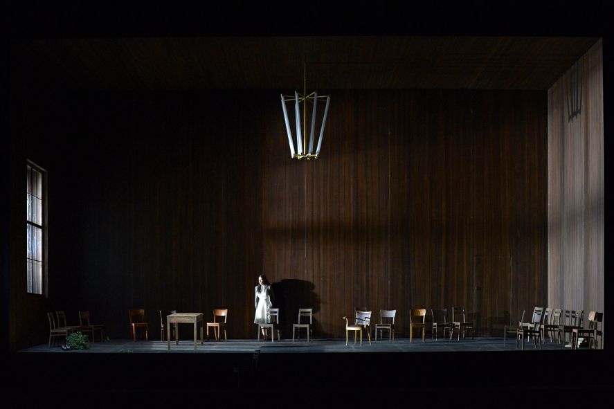 Oper Frankfurt / Norma - hier: Gaelle Arquez als Adalgisa © Barbara Aumüller