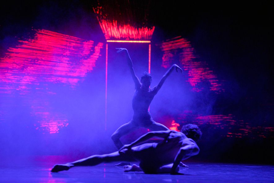 Theater Dortmund / Faust II - hier : Lucia Lacarra als Helena, Marlon Dino als Faust © Battina Stöss