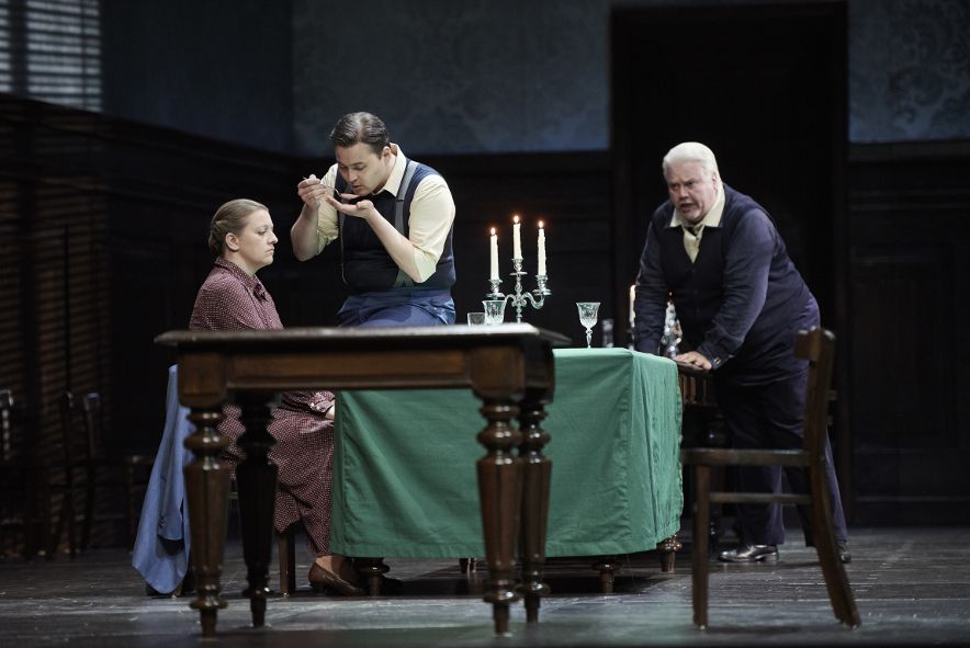 Staatsoper Hannover / Dialoge der Karmelitinnen - hier : Dorothea Maria Marx als Blanch Simon Bode, Stefan Adam © Thomas M. Jauk