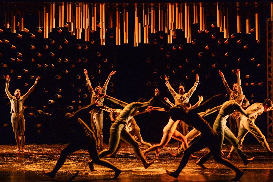  NTM Mannheim / Let´s Beat Tanztheater hier das Ensemble © Hans Joerg Michel