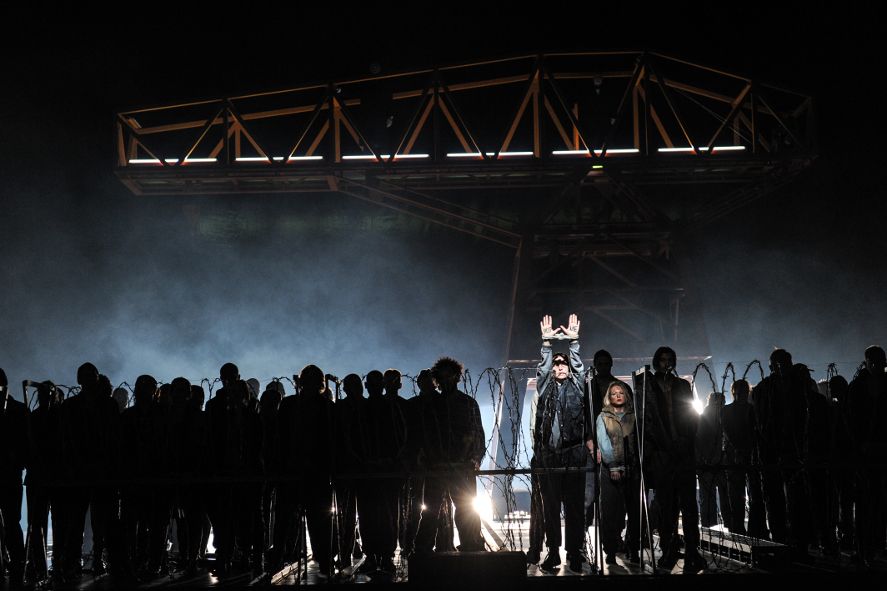 Staatsoper Hamburg / Othello hier Ensemble © Hans Jörg Michel