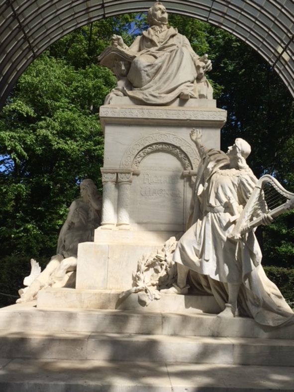  Richard Wagner Denkmal im Berliner Tiergarten © Rainer Maass