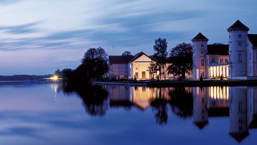 Festval Schloss Rheinsberg / Schloss am Abend © Kammeroper / Henry Mundt