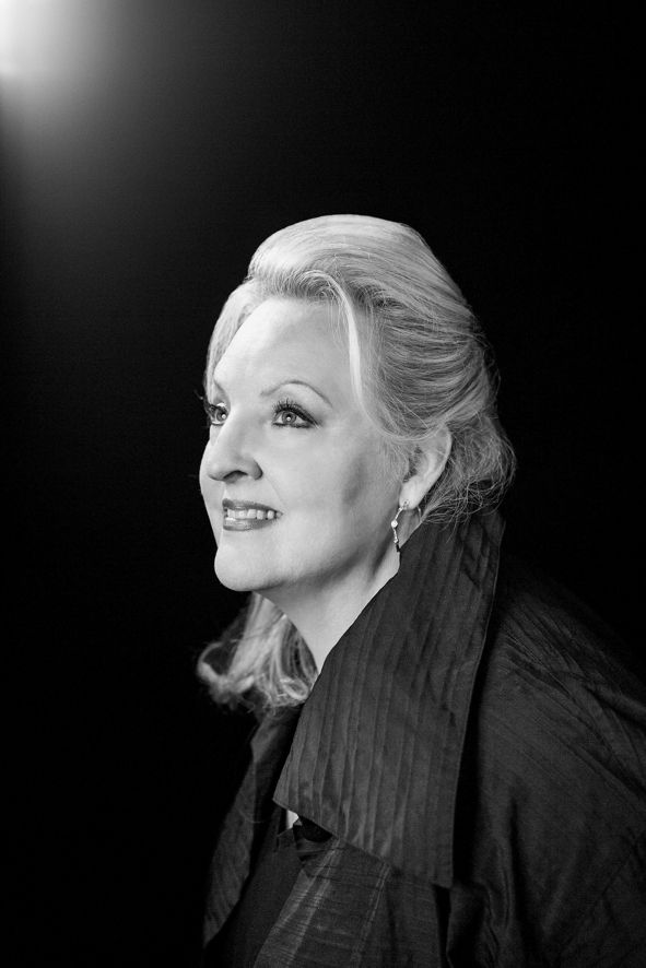 Deutsche Oper am Rhein / Götterdämmerung -Linda Watson © Max Brunnert