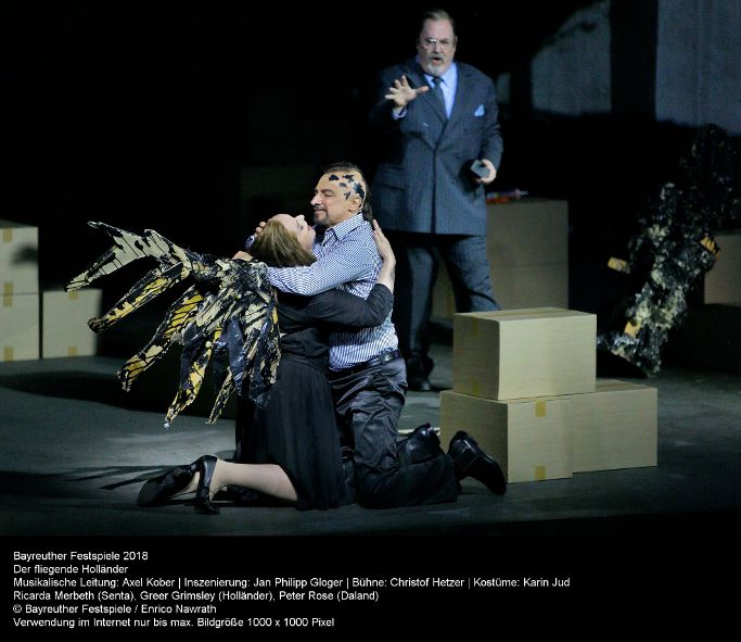 Bayreuther Festspiele 2018 / Der fliegende Holländer - hier : Daland:_Senta, mein Kind, sag, bist auch du bereit__ Holländer trifft Senta ©  Enrico Nawrath