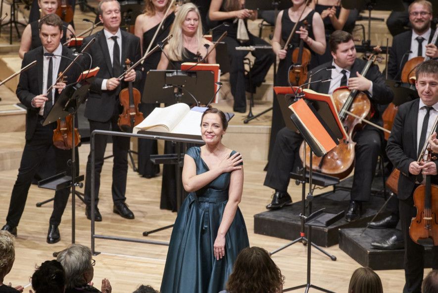 Elbphilharmonie Hamburg / La Traviata konzertant hier Nadazhda Pavlova als Violetta Valery © Claudia Höhne