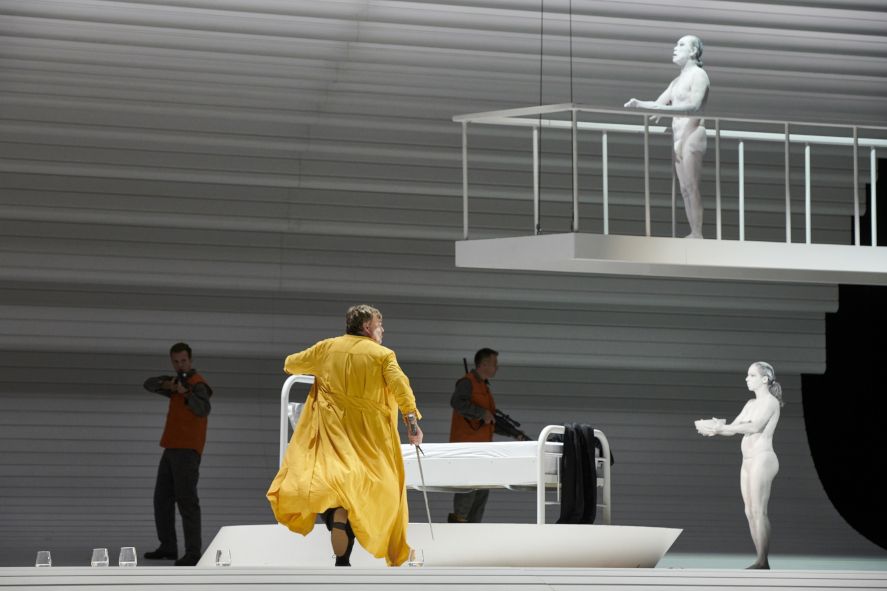 Staatsoper Hannover / Tristan und Isolde - hier : rechts die Tänzer Tadashi Endo und Nora Otte © Thomas M Jauk