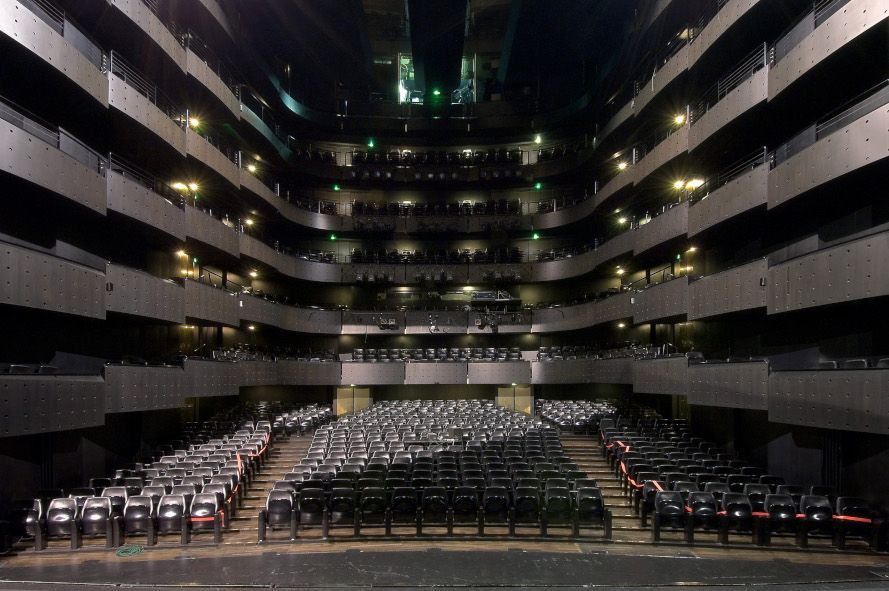 Opéra de Lyon hier der spektakuläre Zuschauerraum © Stofleth