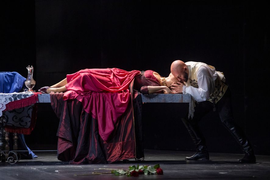 Opéra Royal de Wallonie-Liège / Tosca hier V. Tola als Tosca und Marco Vratogna als Scarpia © Opéra Royal de Wallonie-Liège