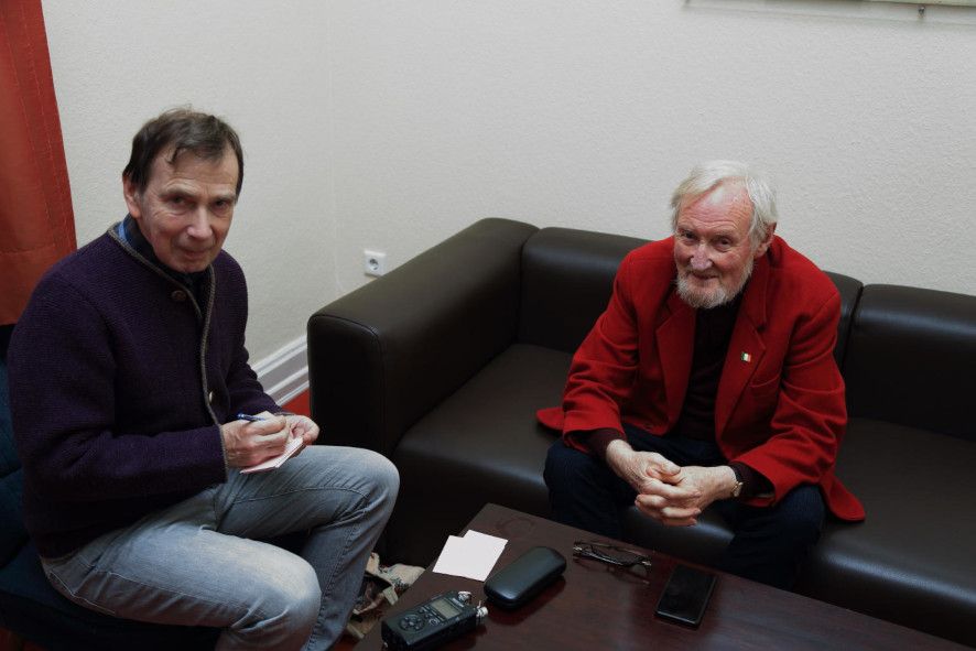 Interview IOCO mit The Dublin Legends - hier : IOCO Korrespondent Rolf Brunckhorst und Sean Cannon © Patrik Klein