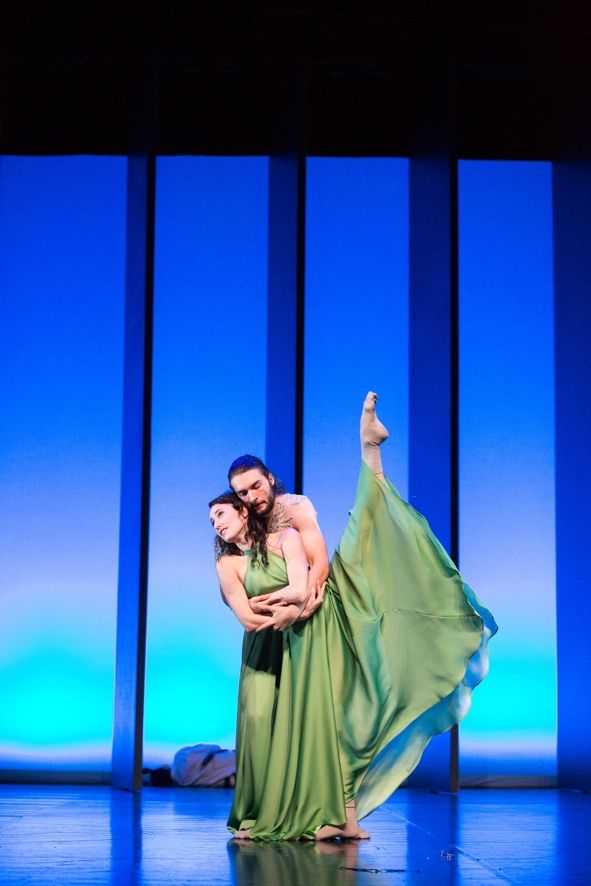 Theater Rudolstadt / Ein Sommernachtstraum - Gabriela Finardi (Titania), Joshua Lowe (Oberon) © András Dobi