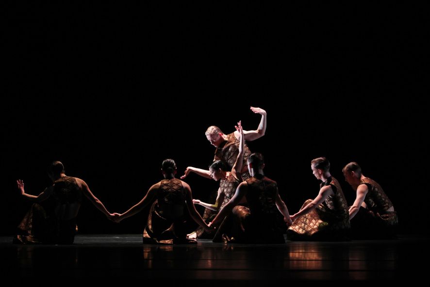 Theater Osnabrueck / Bauhaus - Bolero - hier : Feier mit dem Ensemble der Dance Company © Joerg Landsberg