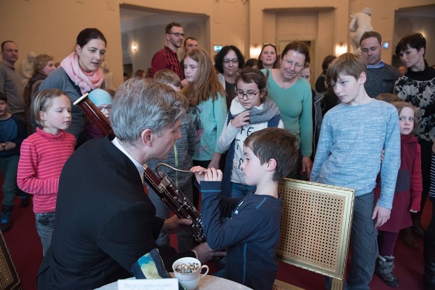 Staatstheater Cottbus / Nach einem Familienkonzert im Kuppelfoyer © Marlies Kross