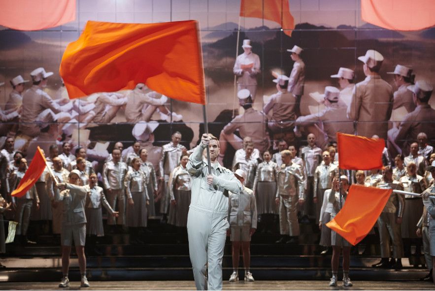 Staatsoper Stuttgart / Richard Nixon - Oper von John Adams - hier : Jarrett Ott als Chou En-lai und Ensemble © Matthias Baus