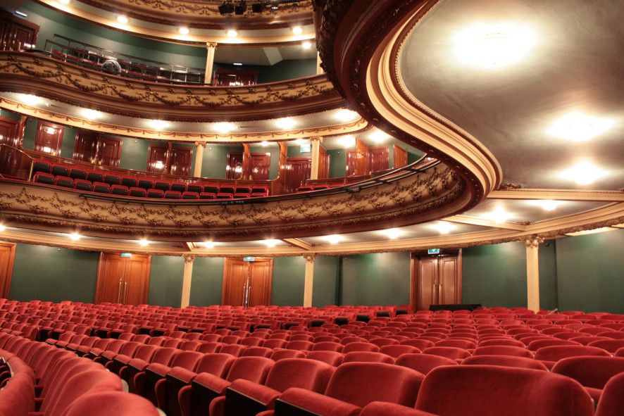 Opera Vlaanderen in Antwerpen / hier der spektakuläre Besuchersaal © Melanie Kirchner 