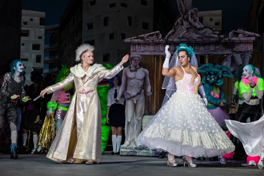 Semperoper Dresden / Platée - hier : Andreas Wolf als Jupiter, Philippe Talbot als Platée © Ludwig Olah