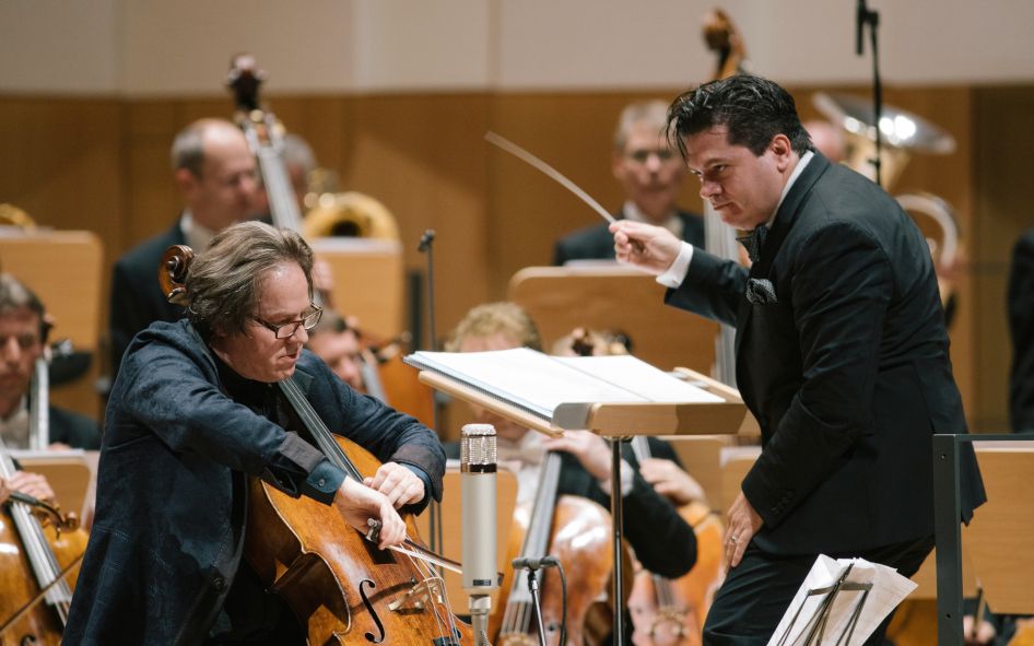 Dresdner Musikfestspiele 2019 / Konzert der &quot;Drei Kontinente&quot; - hier : mit Cristian Macelaru © Oliver Killing