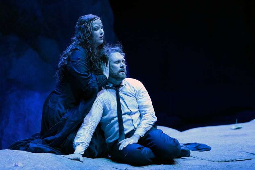 Deutsche Oper Berlin / Parsifal hier Brandon Jovanovich als Parsifal, Heike Wessels als Kundry © Bettina Stoess