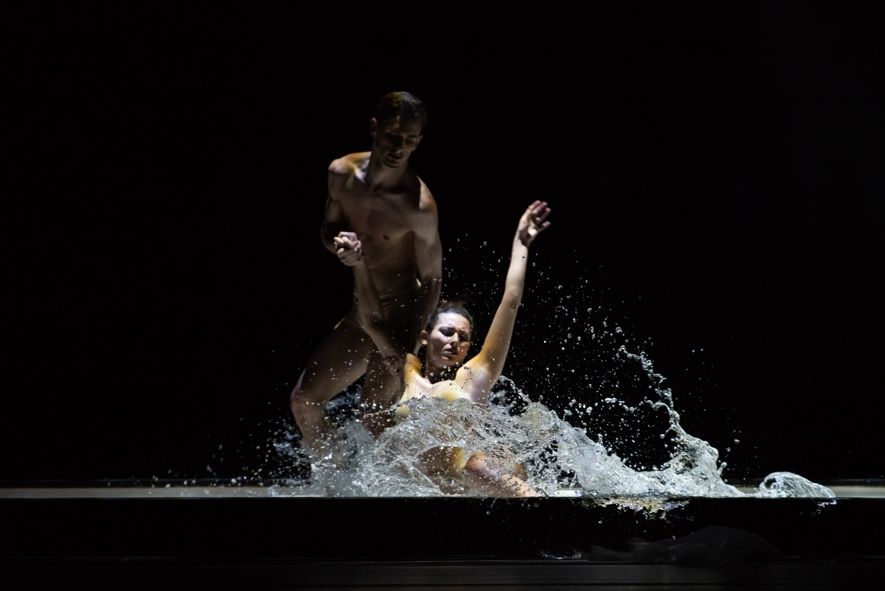 Theater Hagen / Wassermusik - Gonçalo Martins da Silva (Aeneas)und Ana Isabel Casquilho (Dido) © Leszek Januszweski.