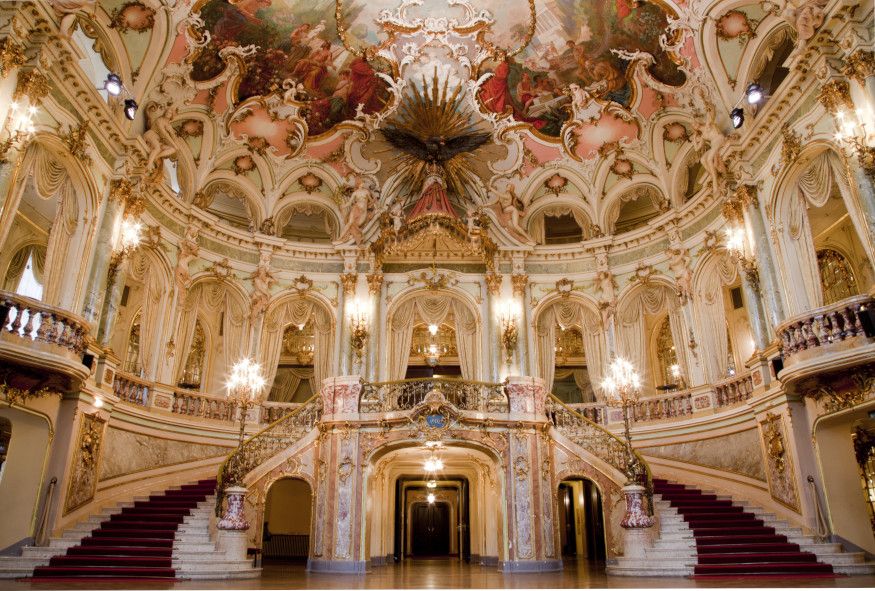 Hessisches Staatstheater Wiesbaden / Foyer © Sven-Helge Czichy