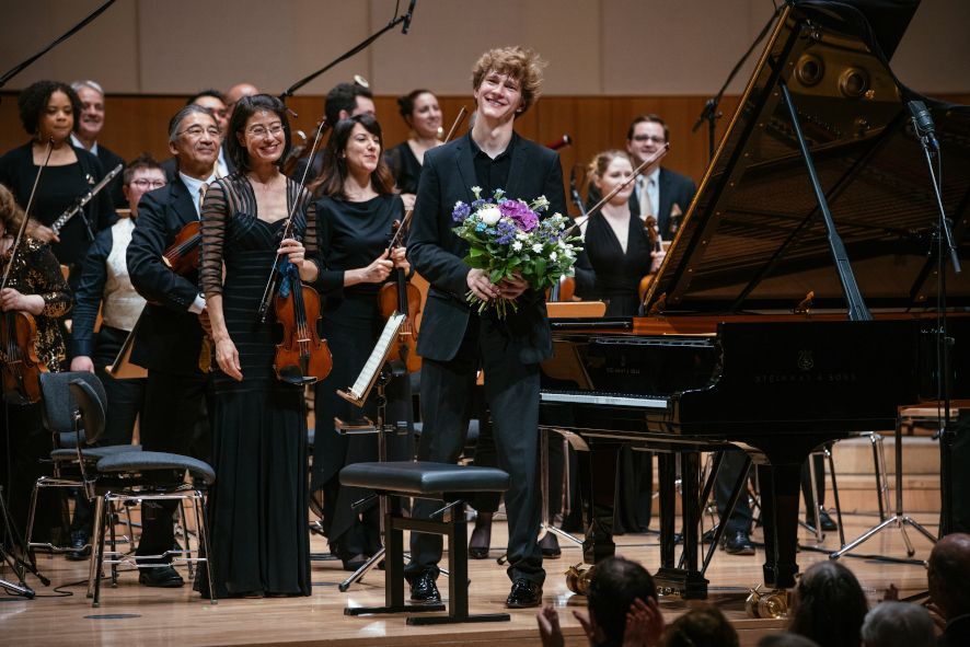 Kulturpalast Dresden / Pianist Jan Lisiecki und das Orpheus Chamber Orchestra New York © Oliver Killig