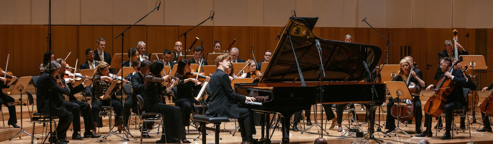 Kulturpalast Dresden / Pianist Jan Lisiecki und das Orpheus Chamber Orchestra New York © Oliver Killig