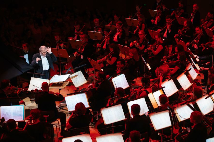 Kulturpalast Dresden / Musikfestspiele 2019 - hier : Skrjabin und die Farbensymphonie mit Valerie Gergiev und das Mariinski - Orchester © Oliver Killig