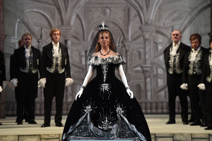 Deutsche Oper am Rhein / Maria Kataeva als Angelina in La Cenerentola“ an der Deutschen Oper am Rhein © Hans Jörg Michel