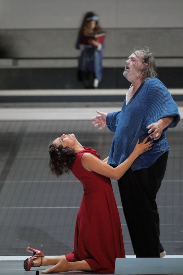  Bayerische Staatsoper München / Salome  - hier :  Marlis Petersen als Salome, Wolfgang Koch als Jochanaan © W. Hoesl