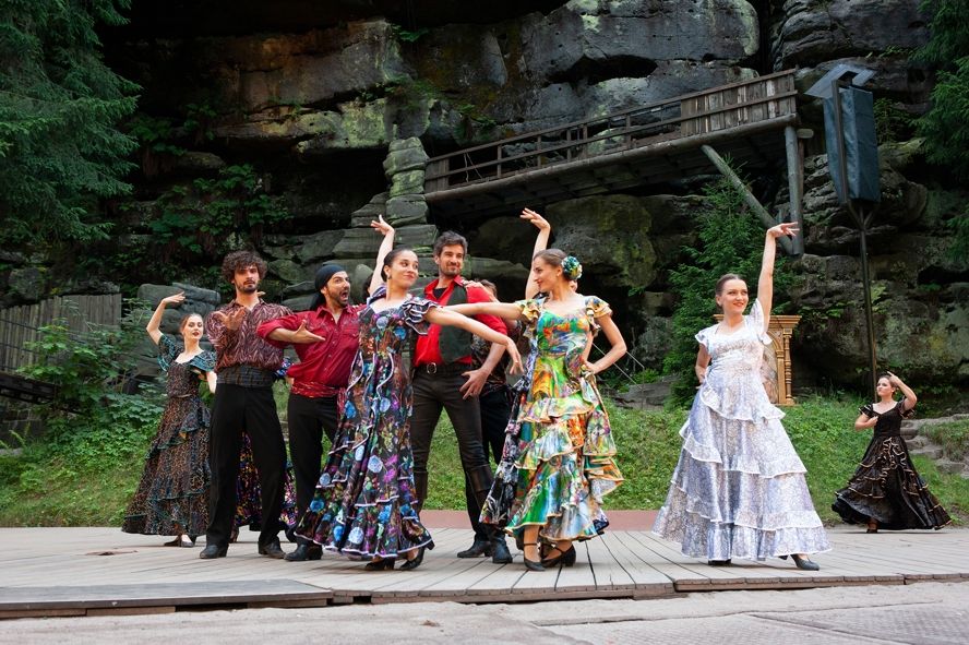 Landesbühne Sachsen / Zorro - Felsenbühne Rathen - Freijdis Jurkat. Leonardo Germani, David Espinosa Angel, Ana Teresa Pereira, Gero Wendorff, Joana Martins, Tatiana Urteva © Hagen König