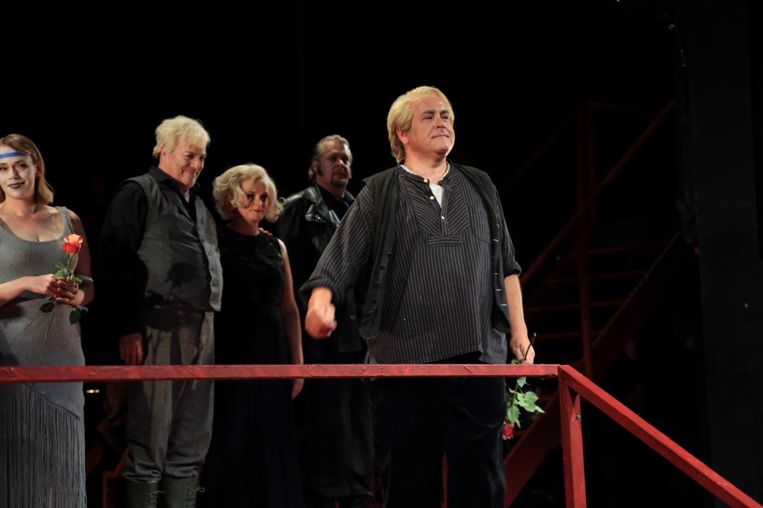 Stadttheater Minden / Götterdämmerung - hier : Thomas Mohr, Siegfried, zum Schlussapplaus © Patrik Klein