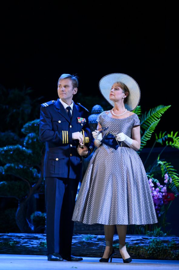 Opéra Royal de Wallonie-Liège / Madama Butterfly - hier : Alexey Dolgov als Pinkerton und Alexise Yerna als Kate Pinkerton © Opéra Royal de Wallonie-Liège