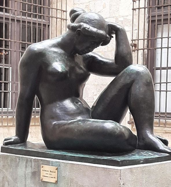  Die Méditerranée Skulptur von Aristide Maillol im Patio des Rathauses von Perpignan © Anne Engelhardt