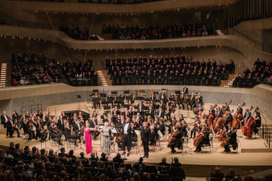 Elbphilharmonie Hamburg / City of Birmingham Symphony Ochestra und Solisten © Daniel Dittus
