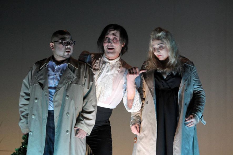 Theater Bremen / Don Giovanni - hier :  Hyojong Kim, Birger Radde, Mima Millo © Joerg Landsberg