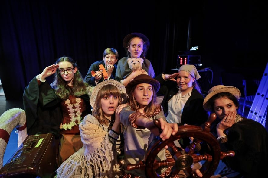 Theater Altenburg Gera / Kinder- und Jugendchor in Untergang der Titanic © Ronny Ristok